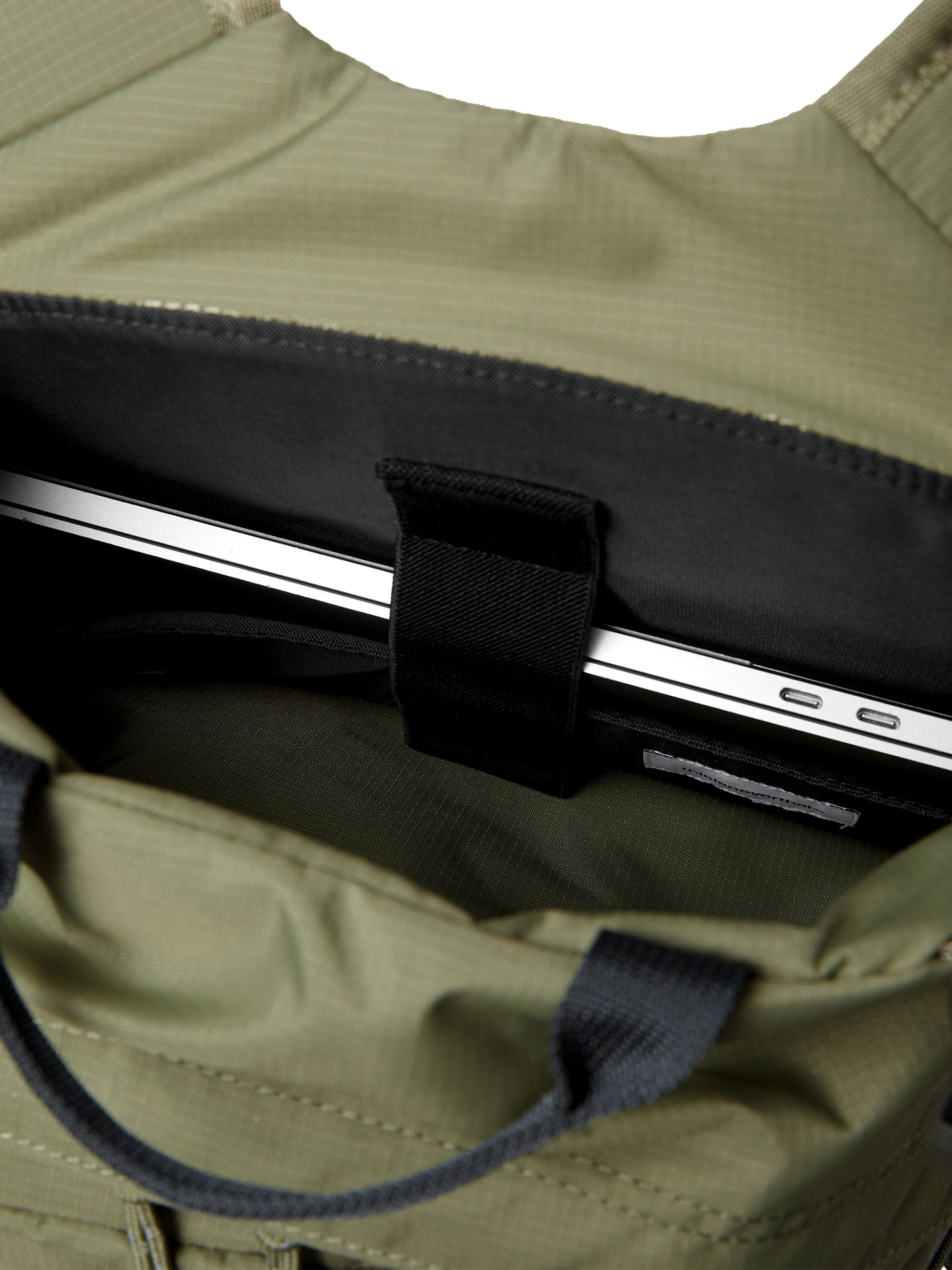 (FW25)SP-Logo Field Backpack 28
